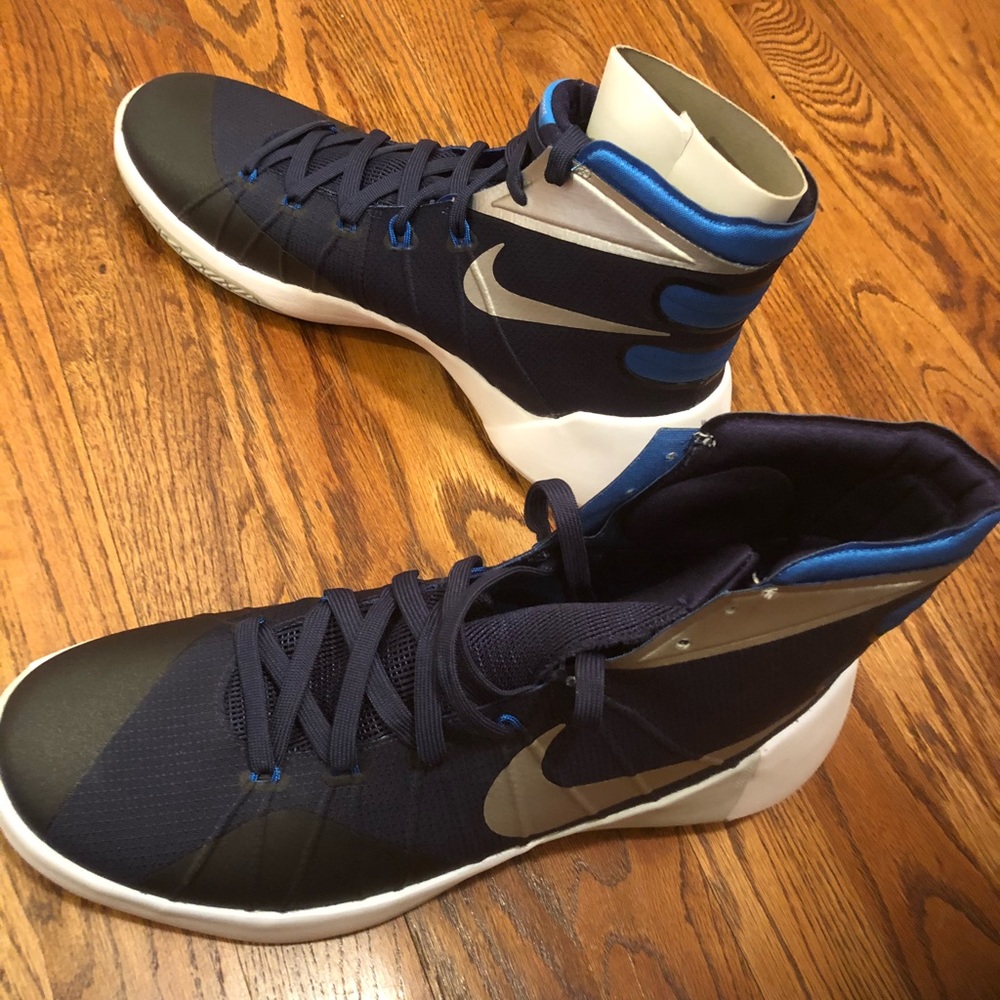 Nike Hyperdunk 2015 TB Men’s Basketball Shoes.